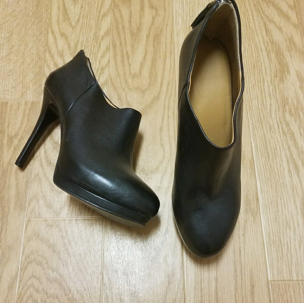 High heeled booties